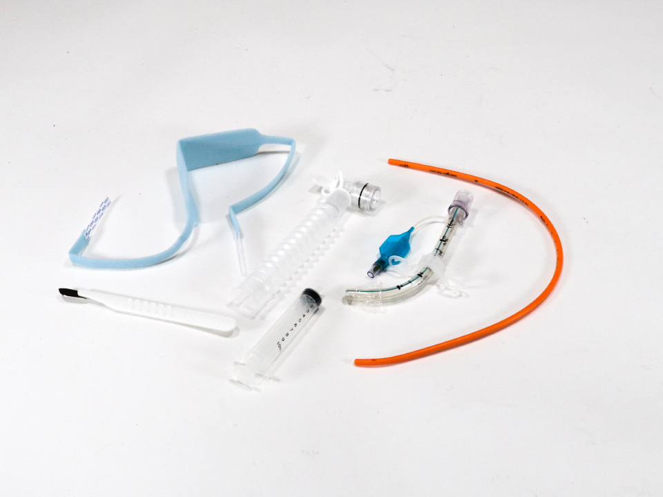 ScalpelCric Surgical Cricothyrotomy Set LifeAssist